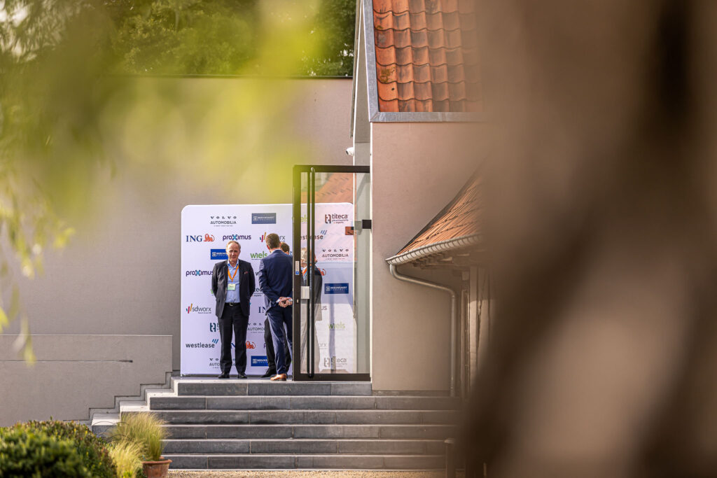 Professionele ontvangst bij bedrijfsevent aan de inkom van ’t Convent